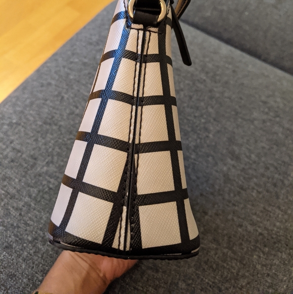 Windowpane Pattern Crossbody Bag - Picture 3 of 8